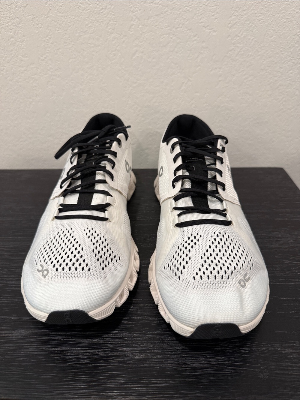 Men’s Size 10 - On Running Cloud Running Shoe - White Men's Lightweight Trainers - Picture 3 of 9